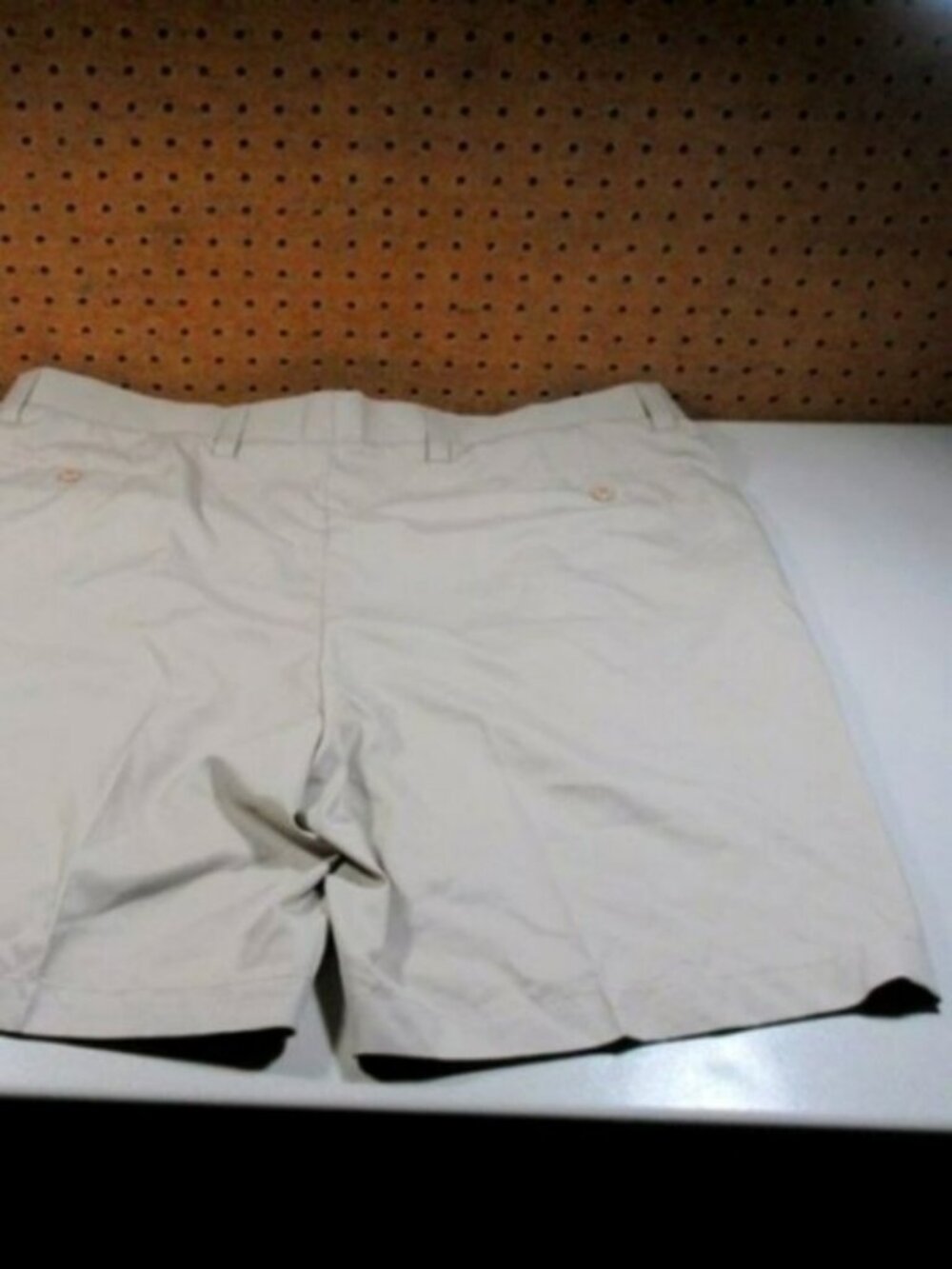 Bugatchi Uomo mens solid khaki golf shorts 40 EUC
